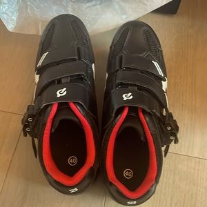 Peloton shoes - size 40 unisex - new and unused, cleats included